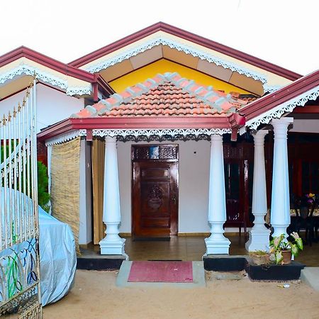 Lakshmi Family Villa Negombo Dış mekan fotoğraf