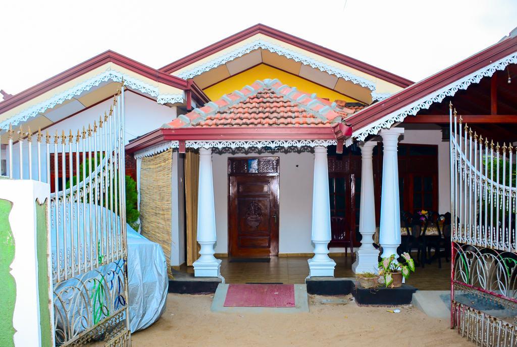 Lakshmi Family Villa Negombo Dış mekan fotoğraf